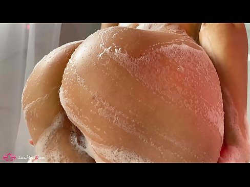 ❤️ Brunette Masturbates Pussy b'vibratur għal orga intens fid-doċċa ️❌ Porn ta' kwalità lilna ❤